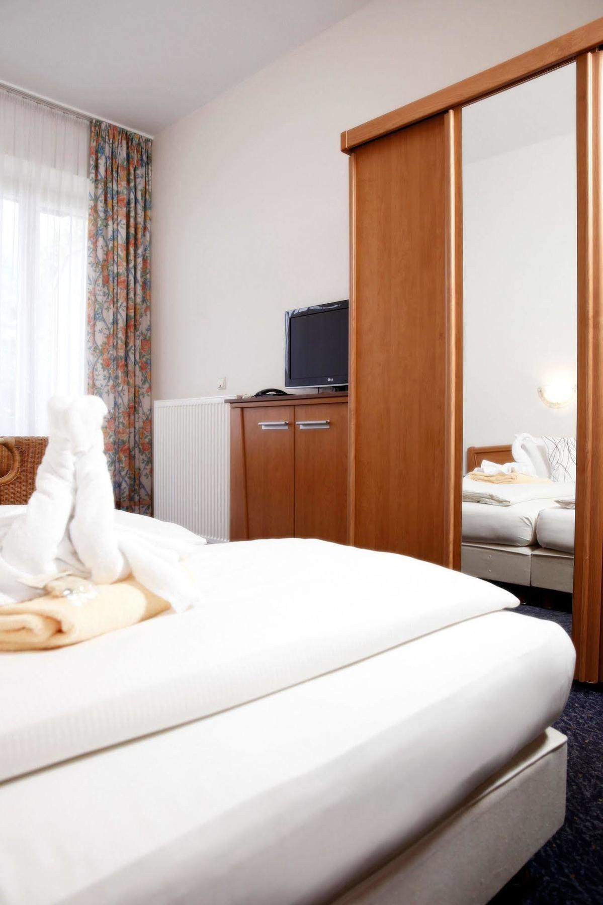 Sonnenhotel Fuerstenbauer بودنمايس المظهر الخارجي الصورة